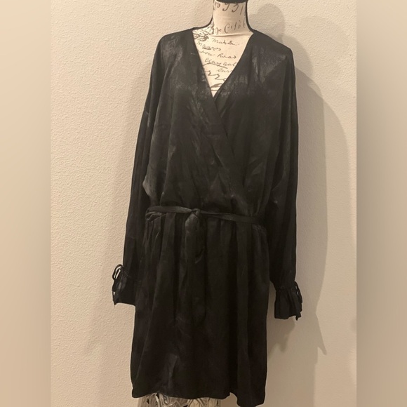 River Island Dresses & Skirts - River Island Dress NWT